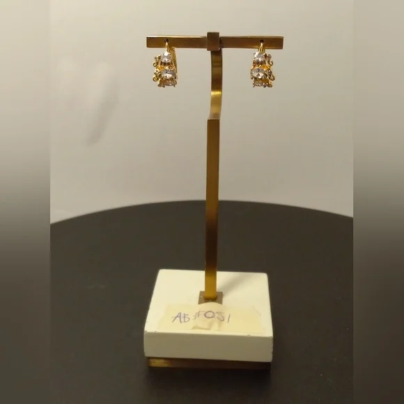 Hope Drop Earring Elephant With Zircon Gold Layered/Oro Laminado NWOT - Picture 15 of 15